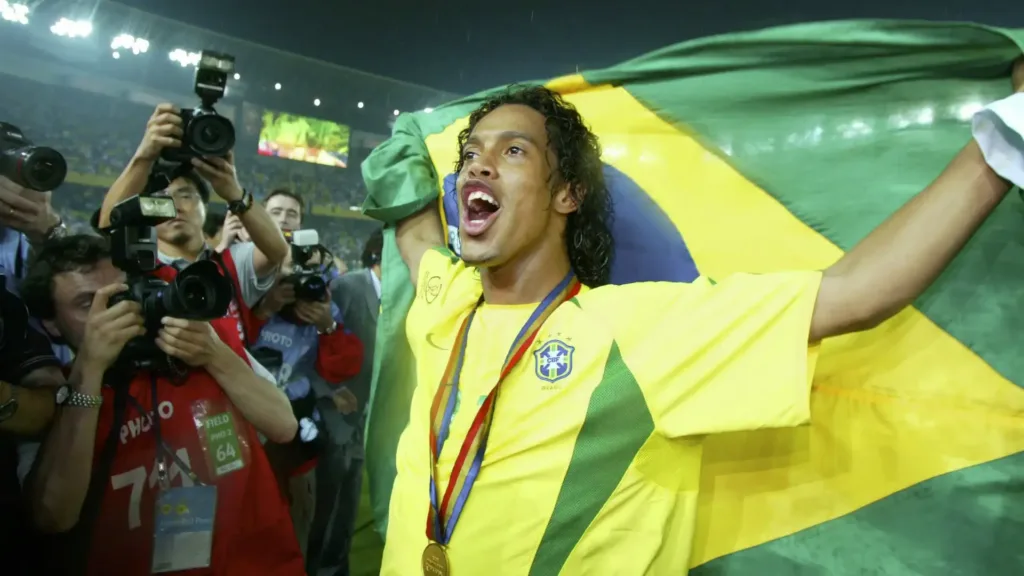 最佳進球全解析 歷屆世界盃經典進球回顧  2002 年 - 羅納迪諾（Ronaldinho）驚天自由球