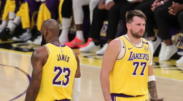 湖人隊Luka Dončić和LeBorn James